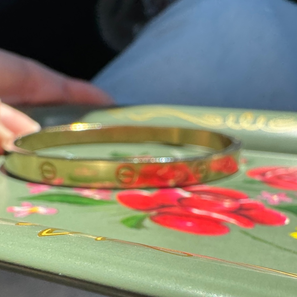 🛍️Elegant Gold Bangle Bracelet🛍️